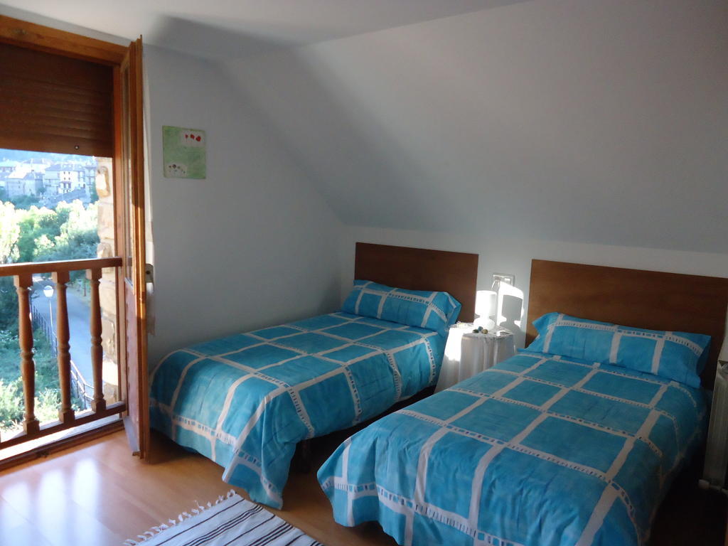 Casa Ursula Guest House Ansó Rom bilde